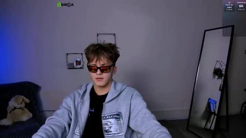 Travis online show from September 15, 7:25 pm