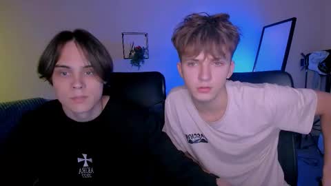 Travis online show from September 23, 8:23 pm