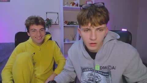 Travis online show from October 11, 7:01 pm