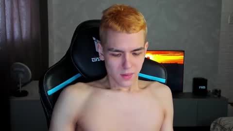 travisrivas online show from March 8, 11:05 am