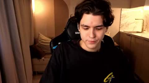 travisrivas online show from July 22, 3:26 pm