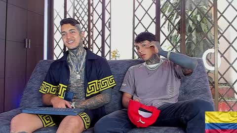 TRAV - INDEPENDENT MODEL online show from December 31, 9:06 pm