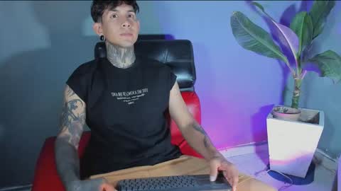 TRAV - INDEPENDENT MODEL online show from February 24, 1:46 am