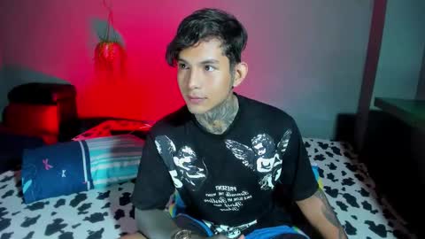 TRAV - INDEPENDENT MODEL online show from October 6, 5:21 pm