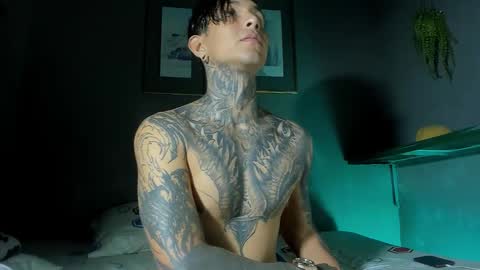 TRAV - INDEPENDENT MODEL online show from October 13, 3:28 am