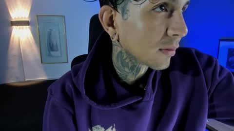 TRAV - INDEPENDENT MODEL online show from November 28, 6:49 am