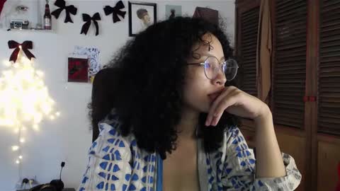 Emily online show from December 19, 2:13 pm