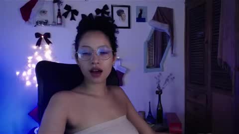 Emily online show from December 26, 9:37 pm