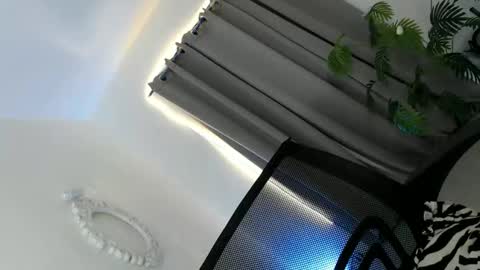 Snapshot of treatmelikeababe chatting on February 20, 5:35 pm YOUR SLUT online show from February 20, 5:35 pm