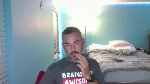 Snapshot of trebor_sins chatting on January 5, 2:17 am trebor_sins online show from January 5, 2:17 am