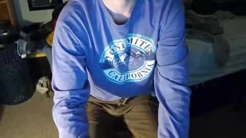 Snapshot of treehugger1710 chatting on December 2, 1:44 am treehugger1710 online show from December 2, 1:44 am