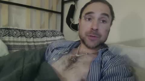 Snapshot of treehuggerhemp chatting on November 18, 10:03 pm TreeHugger queer online show from November 18, 10:03 pm