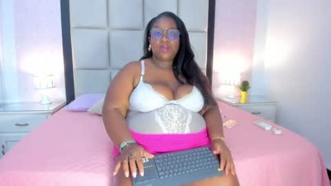 Treisy Vixen big ass online show from July 23, 3:15 am