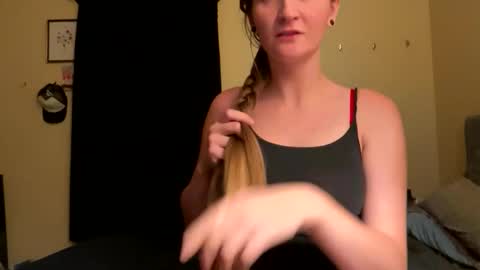 Snapshot of tressabelle chatting on October 27, 3:54 am tressabelle online show from October 27, 3:54 am