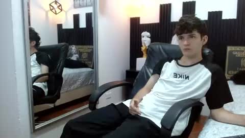 Snapshot of trevor_mob chatting on July 8, 6:23 pm trevor_mob online show from July 8, 6:23 pm