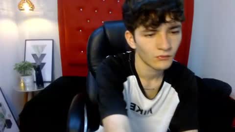 Snapshot of trevor_mob chatting on July 16, 12:55 pm trevor_mob online show from July 16, 12:55 pm