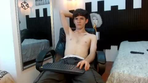 Snapshot of trevor_mob chatting on July 17, 4:56 pm trevor_mob online show from July 17, 4:56 pm