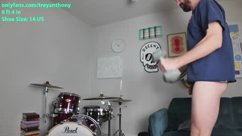 Snapshot of treyanthony chatting on January 24, 8:54 pm decentanthony online show from January 24, 8:54 pm