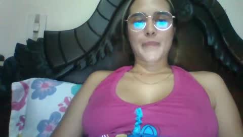 triana_bell online show from December 18, 1:26 am