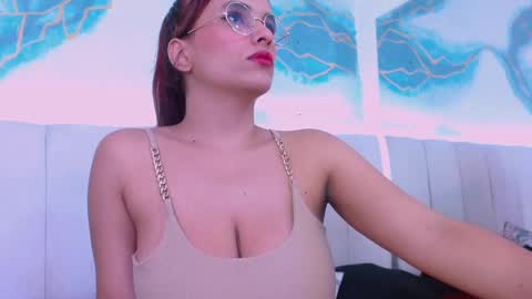 triana_crimson online show from September 20, 9:05 pm