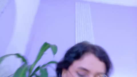 triana_crimson online show from February 7, 12:36 am