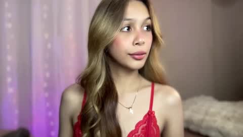 Snapshot of triana_ortega chatting on December 21, 8:00 pm Triana online show from December 21, 8:00 pm
