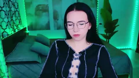 Snapshot of triciadaisy chatting on May 17, 2:46 pm TriciaDaisy online show from May 17, 2:46 pm