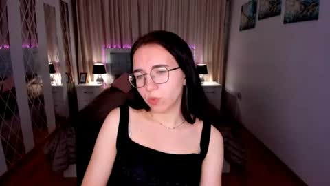 TriciaDaisy online show from July 10, 3:58 pm