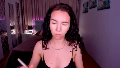 TriciaDaisy online show from July 25, 4:10 am