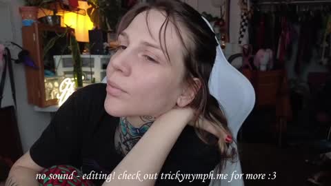 Snapshot of tricky_nymph chatting on February 3, 8:57 pm Cassie online show from February 3, 8:57 pm