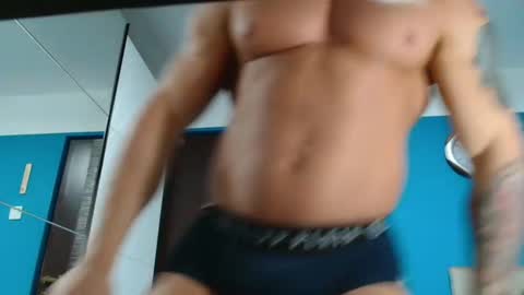 Snapshot of tridentmuscles chatting on December 1, 10:53 pm tridentmuscles online show from December 1, 10:53 pm