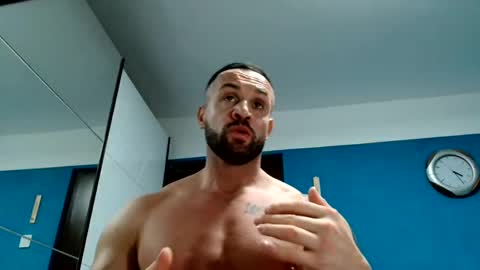 Snapshot of tridentmuscles chatting on February 3, 2:24 pm tridentmuscles online show from February 3, 2:24 pm