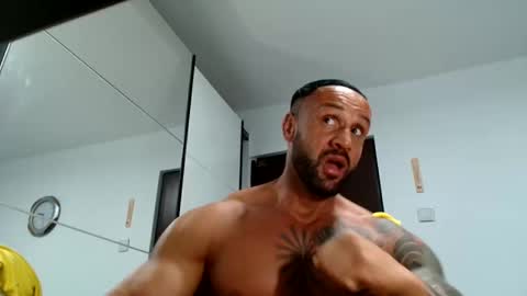 tridentmuscles online show from November 18, 12:31 pm