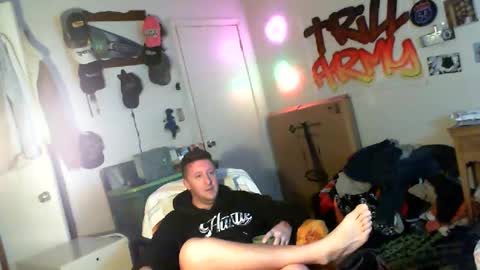 Snapshot of trillnonymau5 chatting on December 25, 2:23 pm trillnonymau5 online show from December 25, 2:23 pm