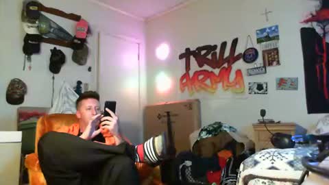 Snapshot of trillnonymau5 chatting on January 9, 2:33 am trillnonymau5 online show from January 9, 2:33 am