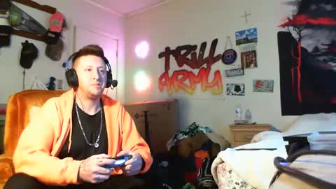 Snapshot of trillnonymau5 chatting on January 9, 6:36 pm trillnonymau5 online show from January 9, 6:36 pm