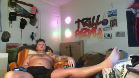 Snapshot of trillnonymau5 chatting on January 11, 3:44 am trillnonymau5 online show from January 11, 3:44 am