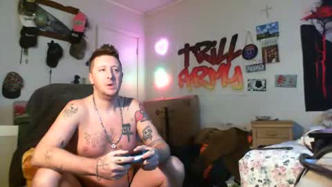 Snapshot of trillnonymau5 chatting on January 11, 7:27 pm trillnonymau5 online show from January 11, 7:27 pm