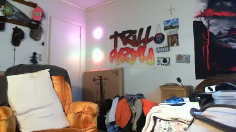 Snapshot of trillnonymau5 chatting on January 13, 9:31 pm trillnonymau5 online show from January 13, 9:31 pm