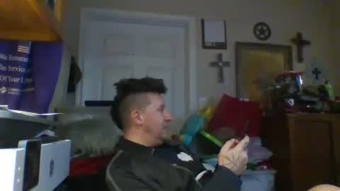 Snapshot of trillnonymau5 chatting on January 25, 2:15 am trillnonymau5 online show from January 25, 2:15 am