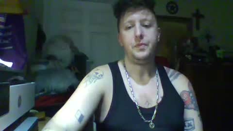 Snapshot of trillnonymau5 chatting on January 26, 5:45 am trillnonymau5 online show from January 26, 5:45 am