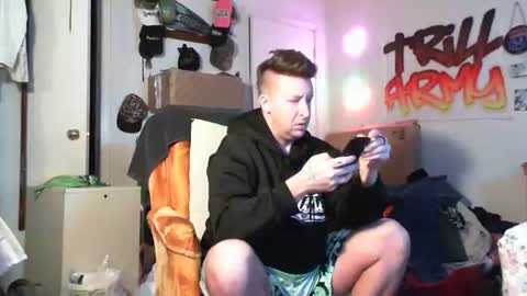 Snapshot of trillnonymau5 chatting on January 30, 9:04 pm trillnonymau5 online show from January 30, 9:04 pm