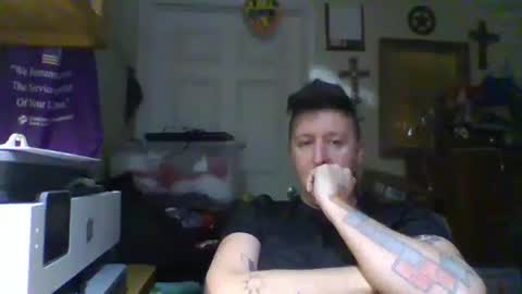 Snapshot of trillnonymau5 chatting on February 14, 4:15 am trillnonymau5 online show from February 14, 4:15 am