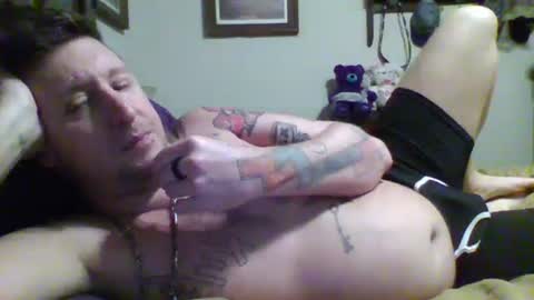 Snapshot of trillnonymau5 chatting on February 20, 6:06 am trillnonymau5 online show from February 20, 6:06 am