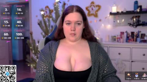 Snapshot of trinititi chatting on December 18, 7:36 am Tina online show from December 18, 7:36 am