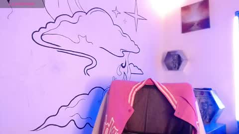 trinity_knox online show from November 19, 3:34 pm