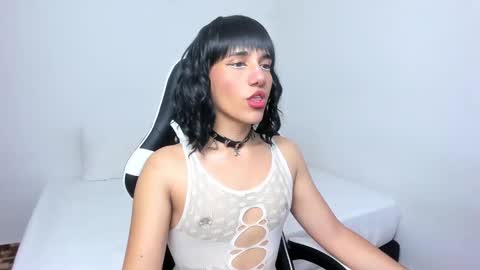 Snapshot of trinydoll chatting on January 18, 11:21 am Triny online show from January 18, 11:21 am