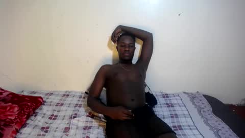 Snapshot of trisboo5 chatting on February 10, 8:21 pm Trisboo5 online show from February 10, 8:21 pm