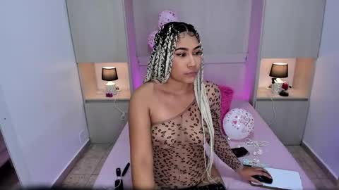 Snapshot of trishamoon chatting on February 15, 4:14 am TRISHA online show from February 15, 4:14 am