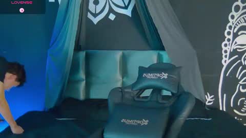 trisstan_kane online show from June 22, 11:40 am